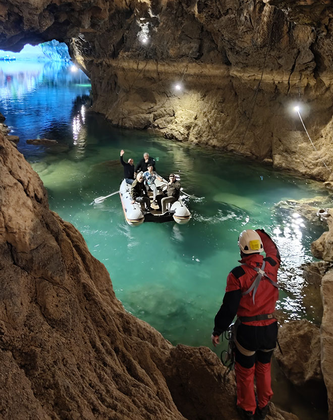 Dünya'nın 3'üncü büyük yeraltı gölünde profesyonel keşif çalışması 