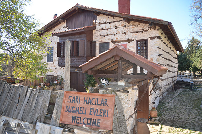 Antalya'nın beton yapısı olmayan köyüne ziyaretçi akını 