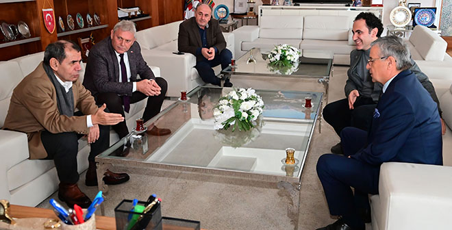 Galatasaray Başkanı Özbek’ten Kemer Belediyesi’ne ziyaret 