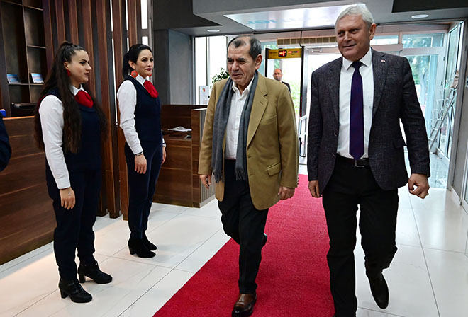 Galatasaray Başkanı Özbek’ten Kemer Belediyesi’ne ziyaret 