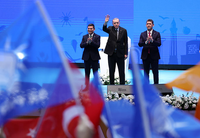 AK Parti'nin Antalya'daki İlçe Adayları Tanıttı
