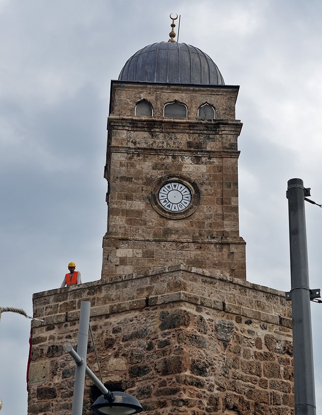 Tarihi Saat Kulesi saatine kavuştu 