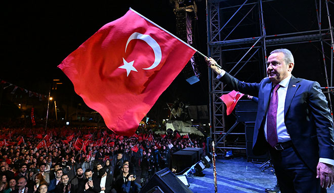 Ata’nın Antalya’ya gelişi Koray Avcı konseriyle kutlandı