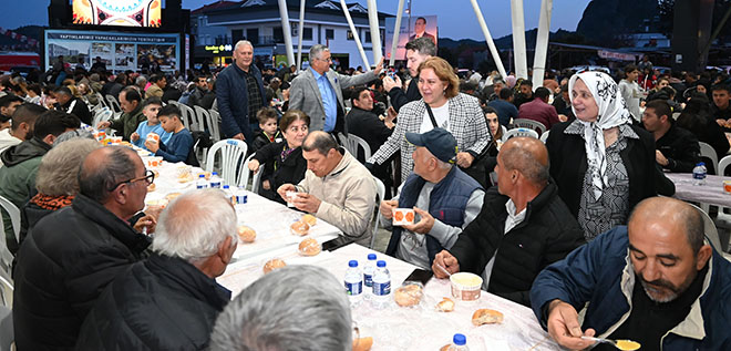 Başkan Topaloğlu’ndan Kuzdere’de iftar yemeği