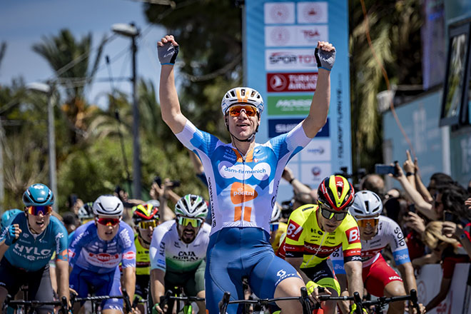 Cumhurbaşkanlığı Türkiye Bisiklet Turunun ilk etabını Fabio Jakobsen kazandı 