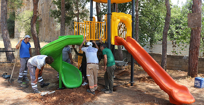 Büyükşehir Belediyesi’nden Serikli çocuklara oyun parkı 