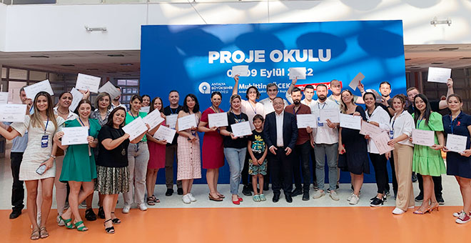 Proje Okulu katılımcılarına sertifika 