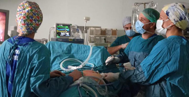 Kemer Devlet Hastanesi’nde laparoskopik ürolojik ameliyat