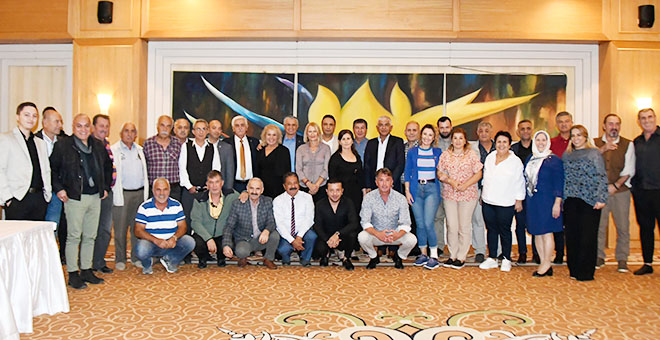 Topaloğlu CHP ve İYİ Parti yönetim kurulu üyeleriyle yemekte buluştu