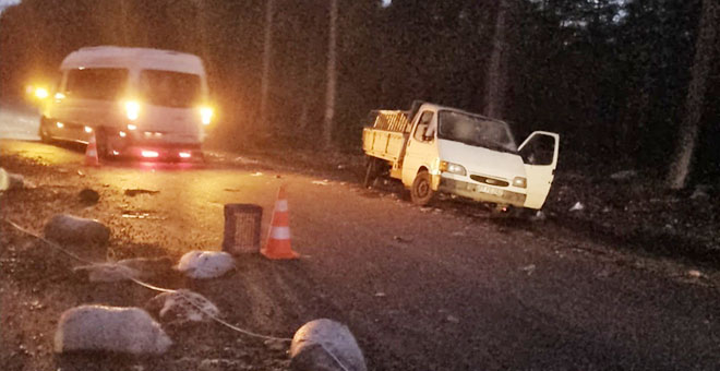 Arızalanan kamyonetine bakarken minibüsün çarptığı adam hayatını kaybetti 