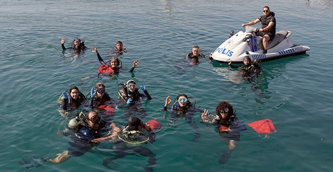 10 kişilik gönüllü dalgıç ekibi hayalet ağları temizleyecek 