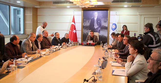 Antalya Büyükşehir Belediye Başkanı Muhittin Böcek'ten depremzedelere davet