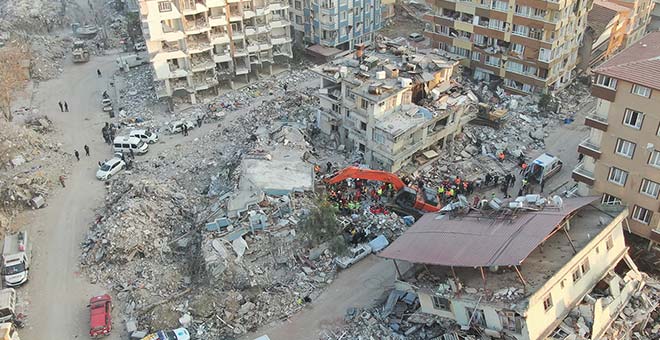 Deprem felaketinde can kaybı sayısı 41 bin 156'ya yükseldi