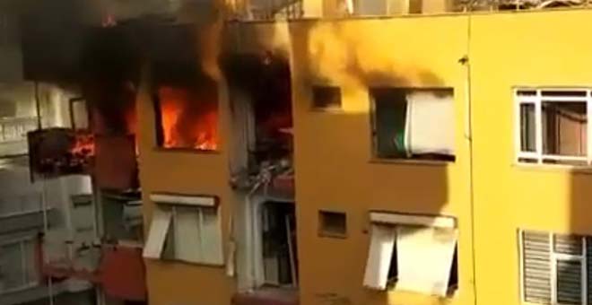 Antalya'da kentsel dönüşüme giren binada yangın çıktı 