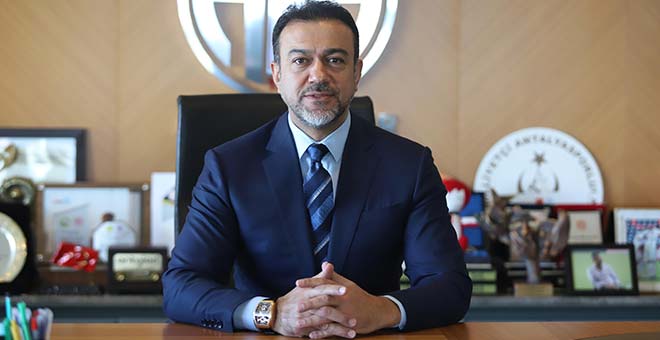 Antalyaspor'da  istifa eden Aziz Çetin'in yerine Sabri Gülel başkan oldu 