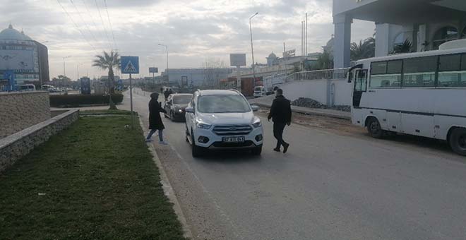 Antalya'da otomobil Emine Küçük'e çarptı 