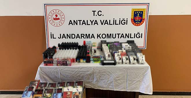 Antalya'da 100 bin TL'lik elektronik sigara operasyonu