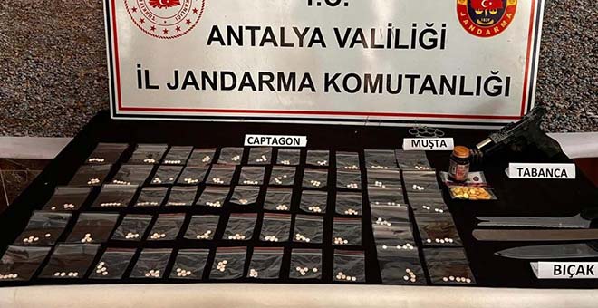 Antalya'daki uyuşturucu operasyonunda 2 kişi gözaltına alındı 