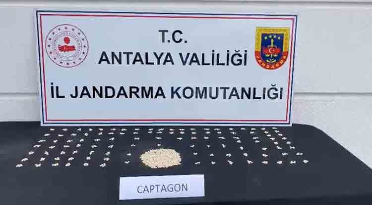 Antalya'da bin 427 adet uyuşturucu hap ele geçirildi