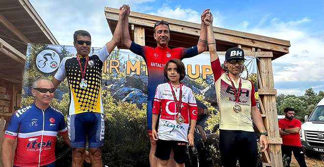 Antalyaspor dağ bisikletinde birinci 