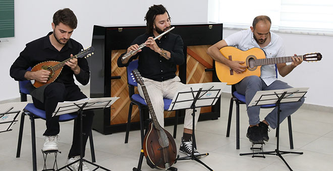 ALKÜ’de mandolin topluluğunun sesi Avrupa'dan duyuldu 