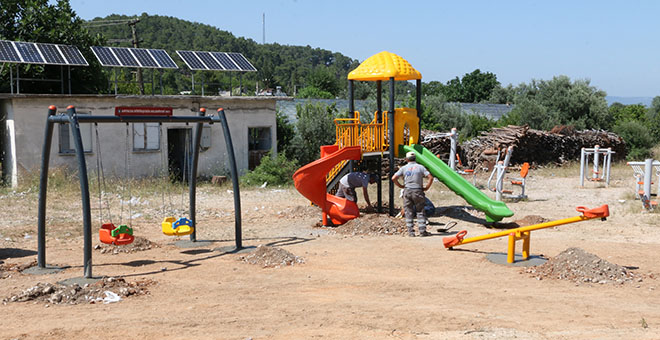 Büyükşehir’den Hacısekilerli çocuklara oyun parkı