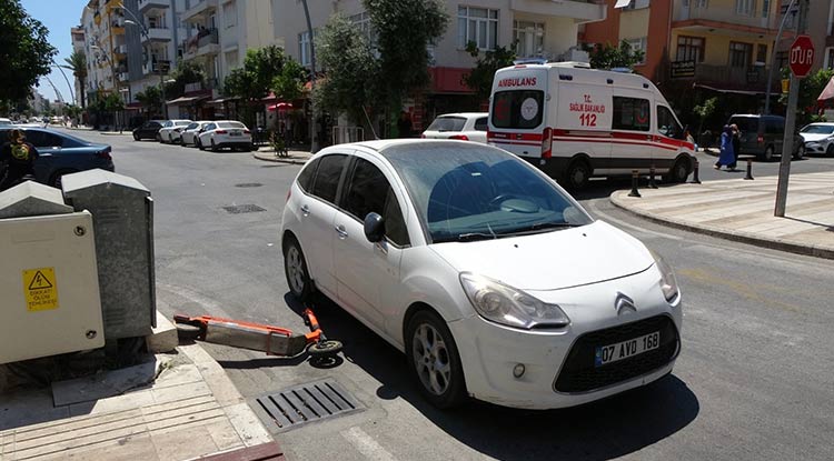 Antalya'da korkutan elektrikli scooter kazası 