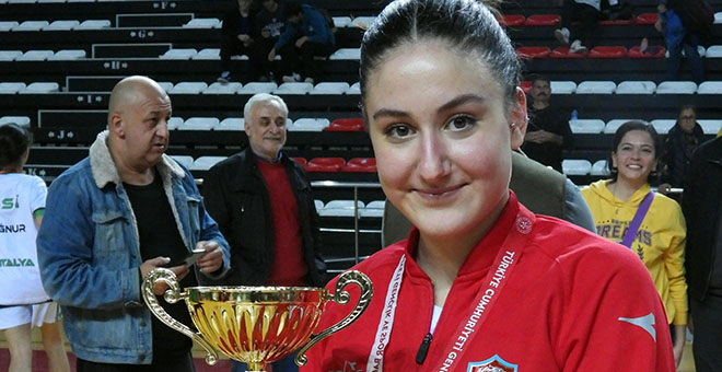 Basketbolcu Hazal Çetin, Antalya Toroslor'a transfer oldu 