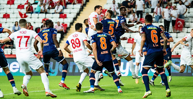 Antalyaspor: 1 - RAMS Başakşehir: 0 