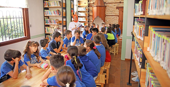 Alanya Belediyesi Ebeveyn, Çocuk Atölyesi ve Kütüphanesi'ne ziyaretçi akını 