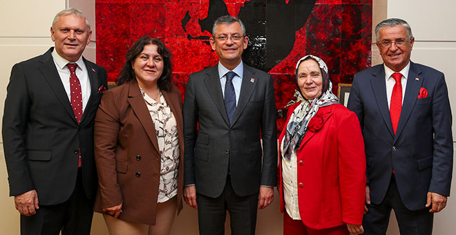 Başkan Topaloğlu, CHP Genel Başkanı Özel’i ziyaret etti
