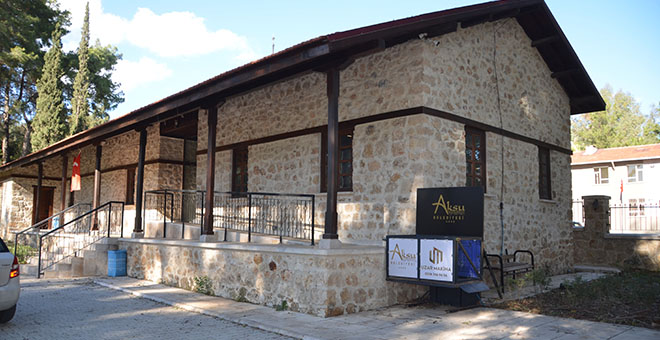 90 yıllık “Taş Mektep” restore edilerek kütüphaneye dönüştürüldü 