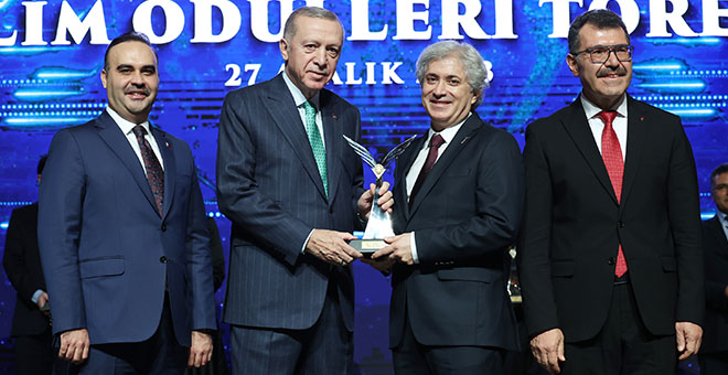 Prof. Dr. Ömer Özkan’a TÜBİTAK Hizmet Ödülü