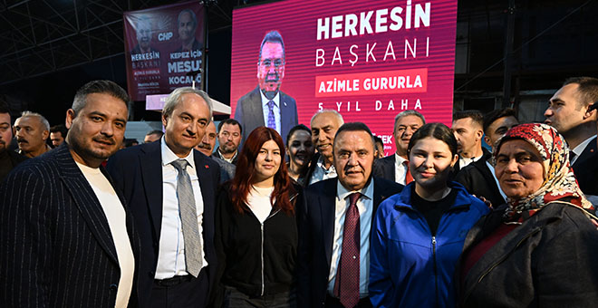 Başkan Böcek ilk iftarı Altınova’da yaptı
