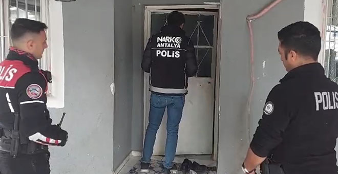 Antalya’da uyuşturucu operasyonu: 17 tutuklama 