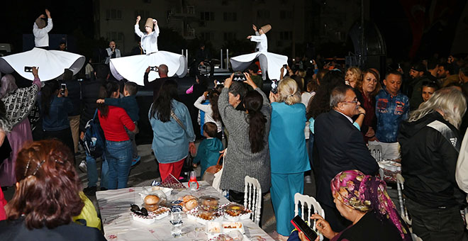 Topaloğlu'ndan Kadir Gecesine özel iftar programı