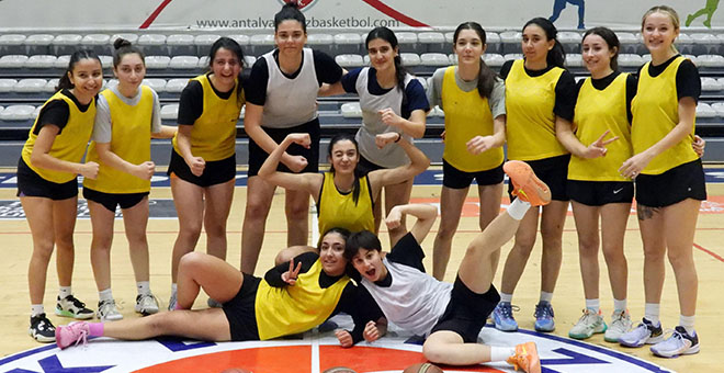 Şampiyon kızlar Anadolu Şampiyonasında 