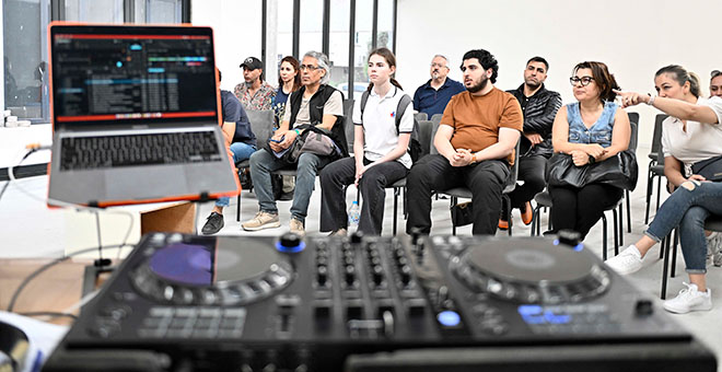 Muratpaşa’da DJ’lik kursuna yoğun ilgi 