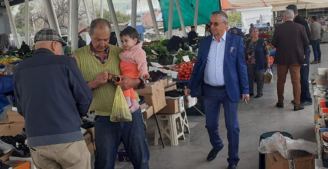 Başkan Topaloğlu’ndan Kuzdere pazar esnafını ziyaret