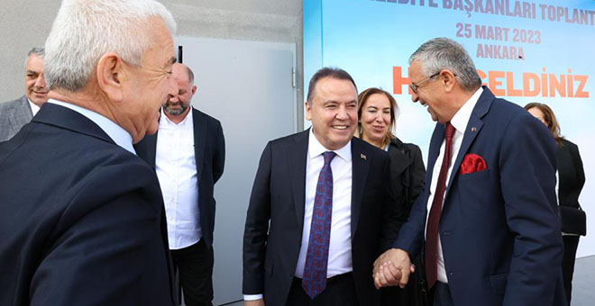 Başkan Topaloğlu, Belediye Başkanları Toplantısı'nda