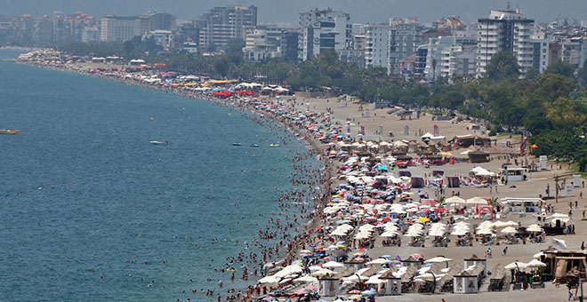 AKTOB Başkanı Kavaloğlu: “Antalya bu yıl 17 milyon turist bandını geçer” 